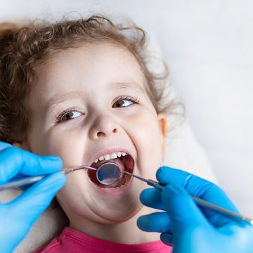 How Do Dentist Treat Children?