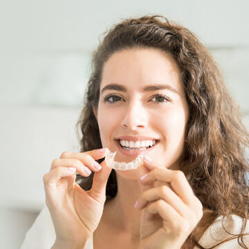 Metal Braces vs. Clear Aligners: Which Orthodontic Treatment is Right for You?